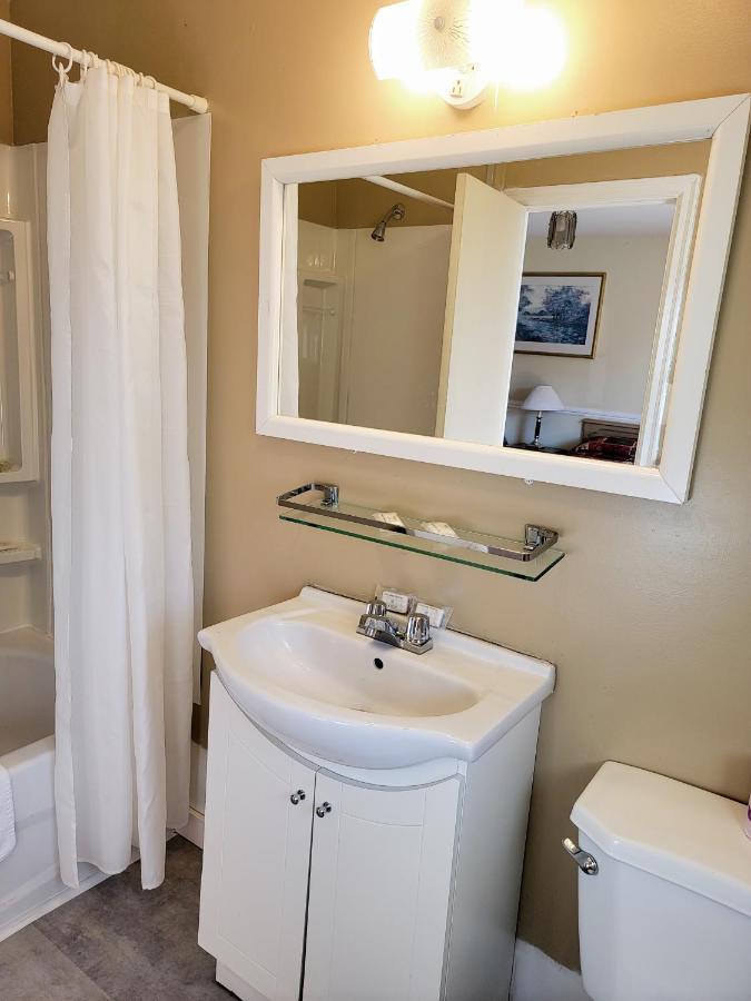 Gateway Motel Gananoque Ngoại thất bức ảnh